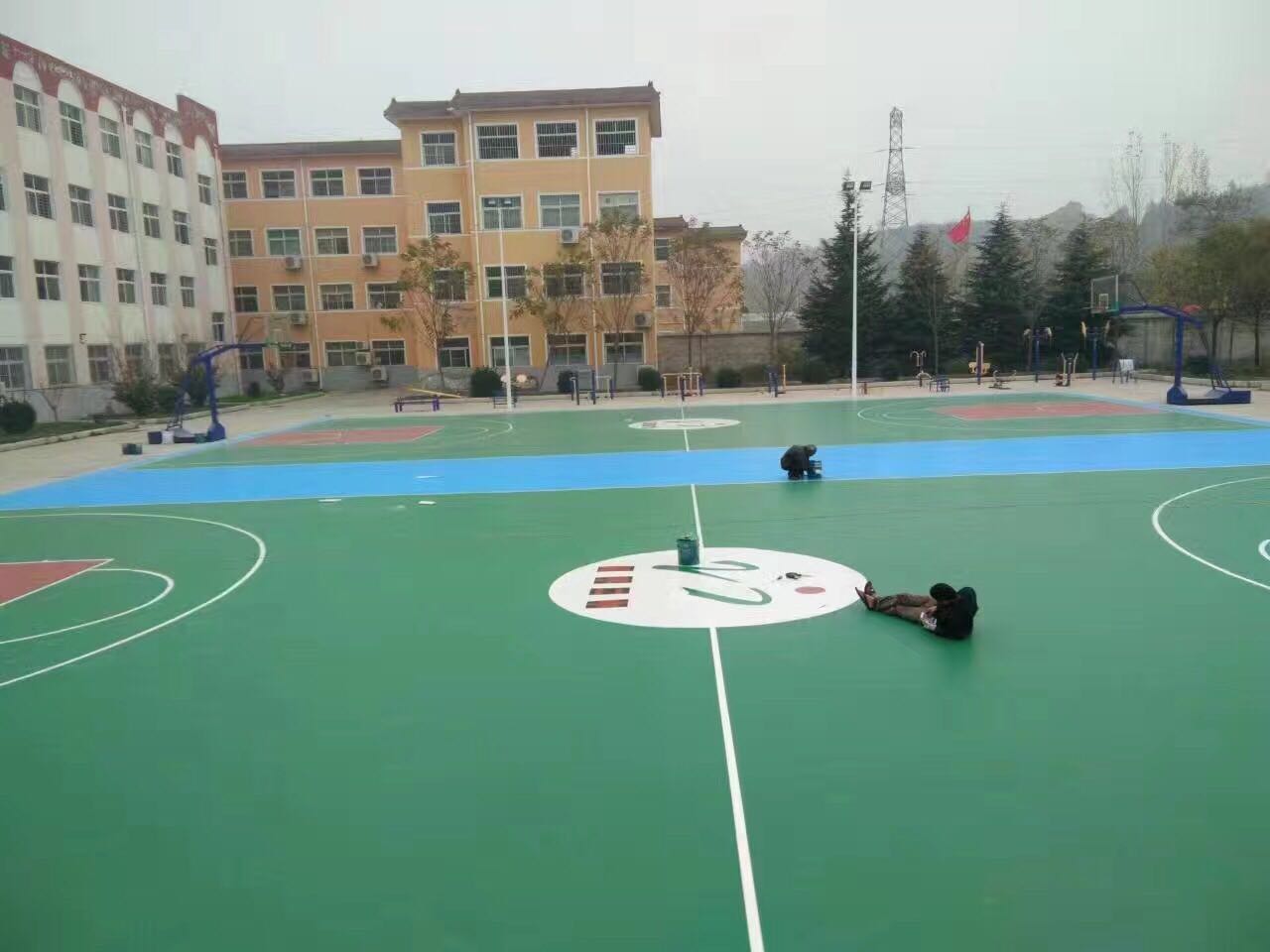 河南三門(mén)峽硅PU球場(chǎng)