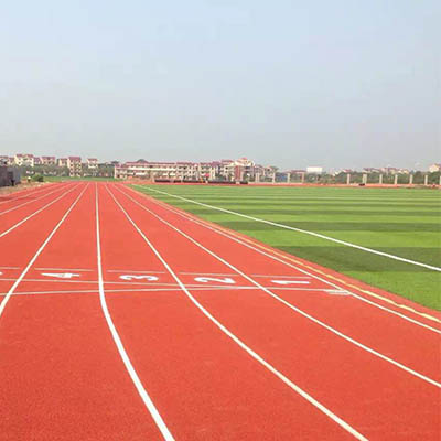 塑膠跑道廠家揭示傳統(tǒng)跑道與新式跑道區(qū)別